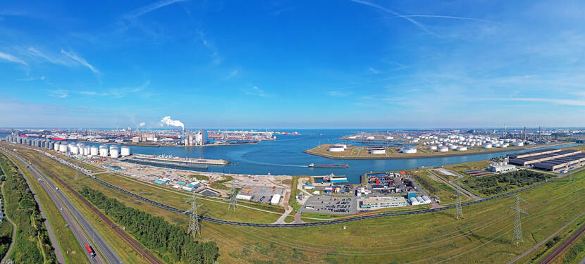 Bird view Rotterdamse haven